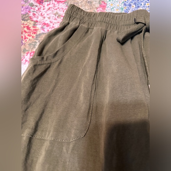 Khaki green midi skirt — with pockets! Perfect for camp, weekend, casual work. - Picture 2 of 6